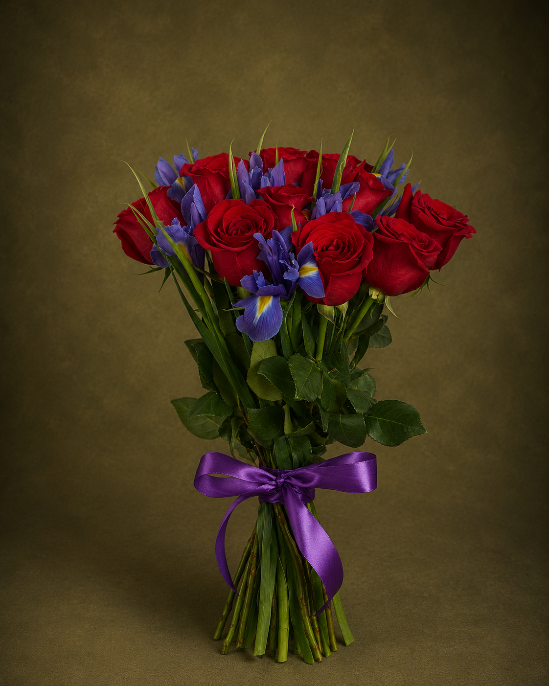 Strauß aus Rosen und Iris